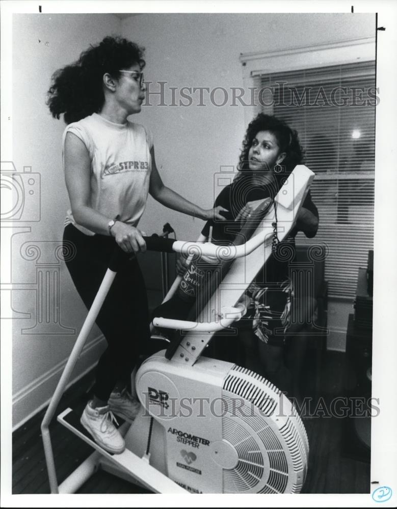 1991 Press Photo Body Builder Maritza Ramos with Carmon Moldonado-Aleksic - Historic Images