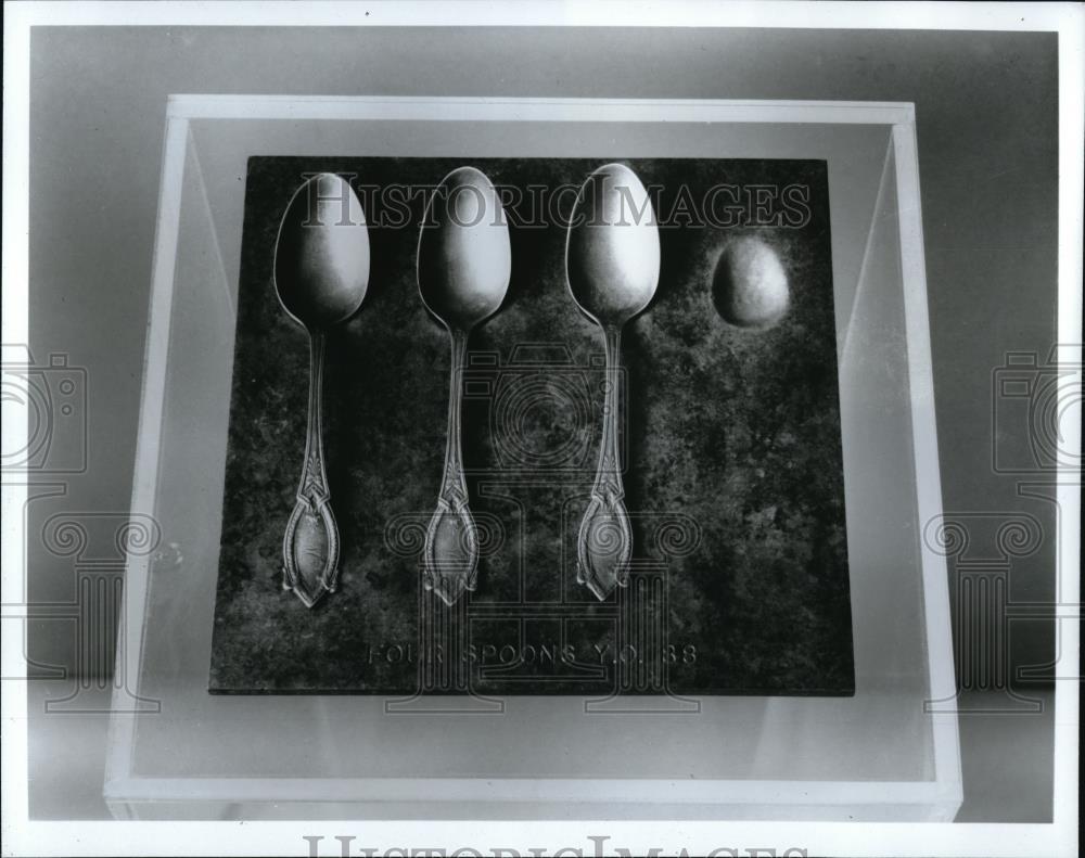 1990 Press Photo A collection of Yoko Ono, bronze spoons - Historic Images