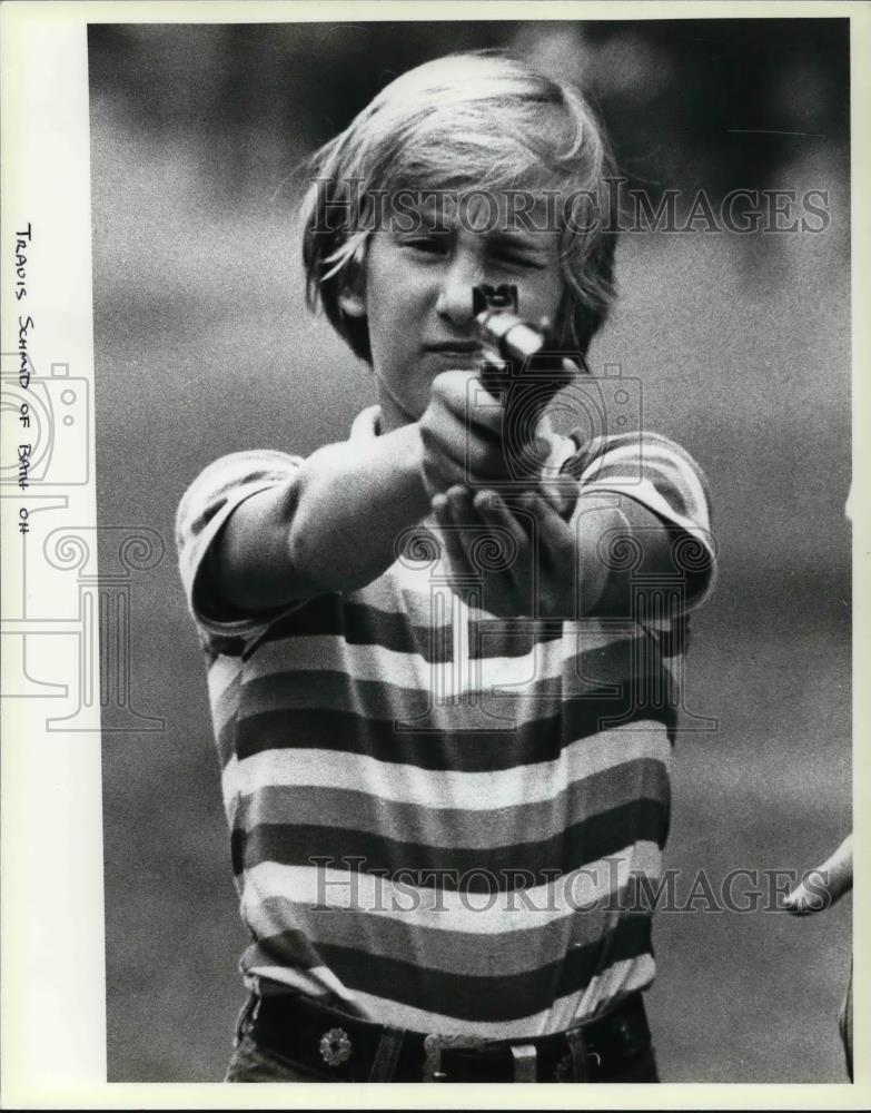 1987 Press Photo Travis Schmid of Bath Ohio with gun - Historic Images
