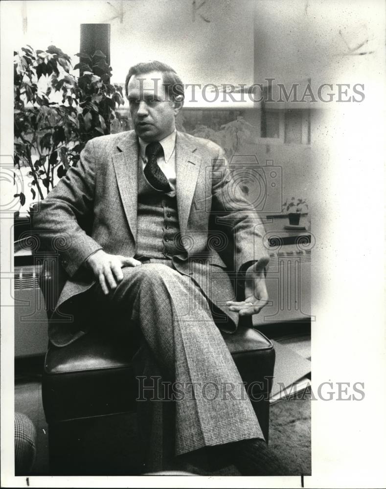 1982 Press Photo Rev. Thomas W. Olcott - Historic Images