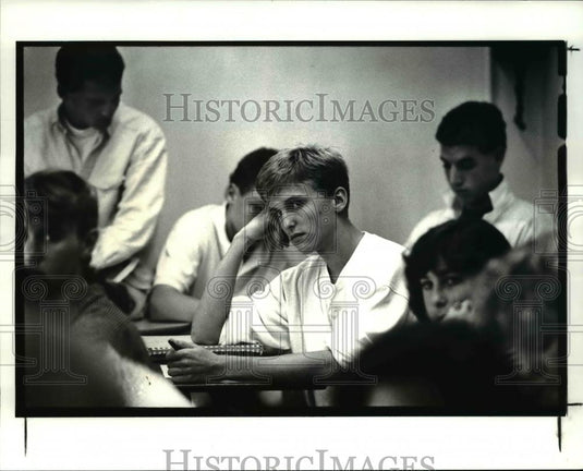 1987 Press Photo Peter Rust during his first day of class on Hemingway - Historic Images