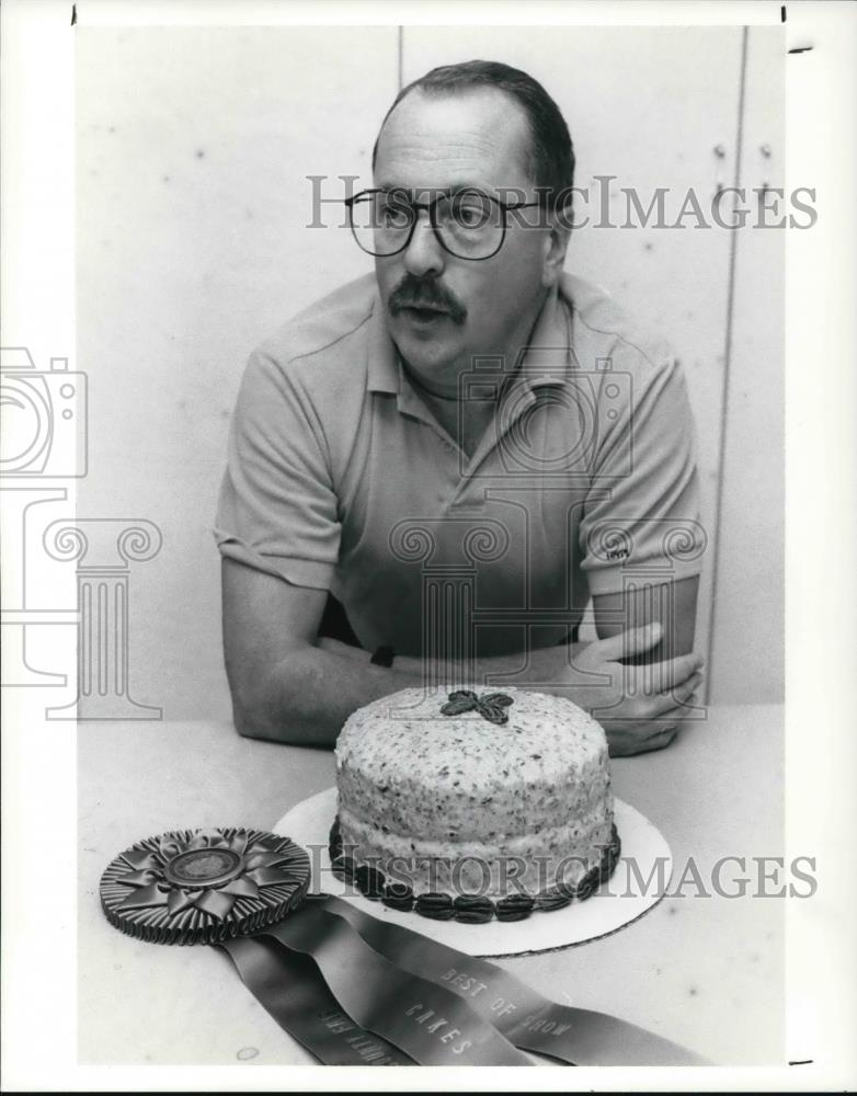 1990 Press Photo Award winning baker, Ken Leckler - Historic Images