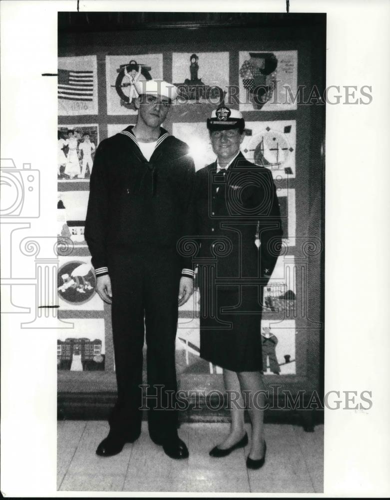 1991 Press Photo Matthias Keck on USS America and Susanne Keck, Navy Pilot - Historic Images