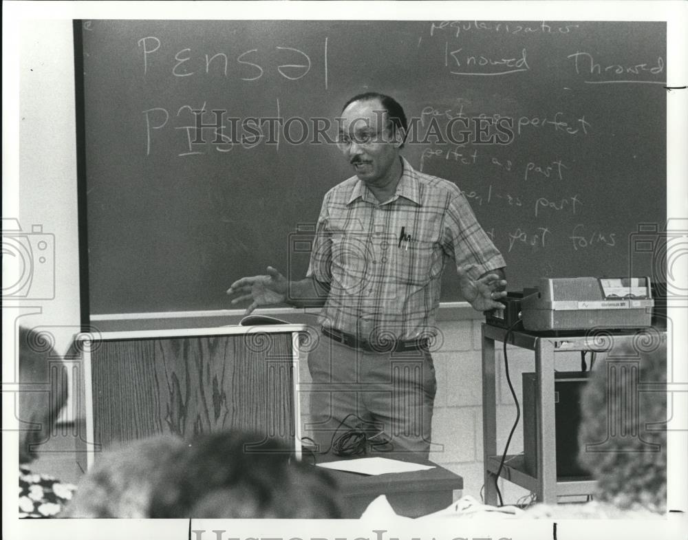 1987 Press Photo CSU Howard Mims, District Lecturer - Historic Images