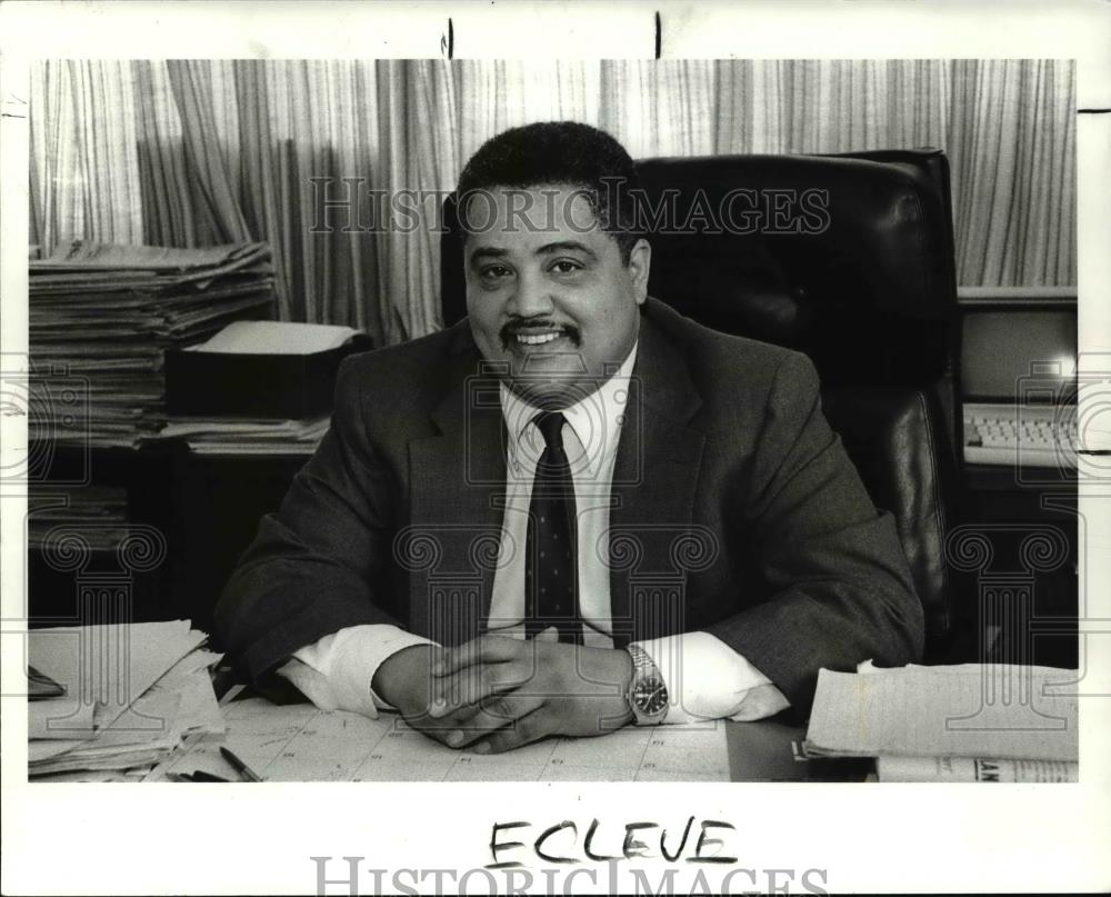 1989 Press Photo Darrly E Pittman Mayor of East Cleveland - Historic Images