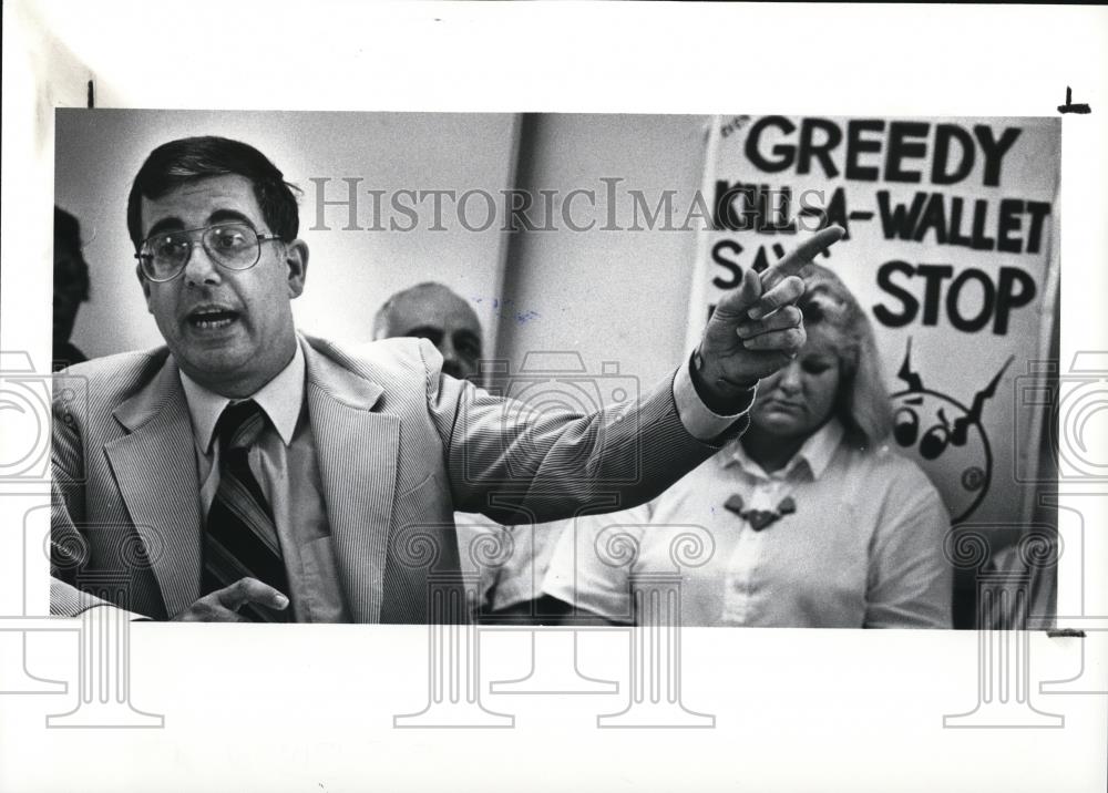 1988 Press Photo Joseph P. Meissner at CEI protest - Historic Images