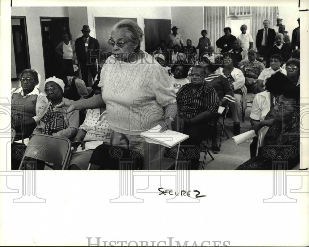 1991 Press Photo Mrs. Hilda Rucker Chairperson of LAC at Mt. Aburn Estates - Historic Images