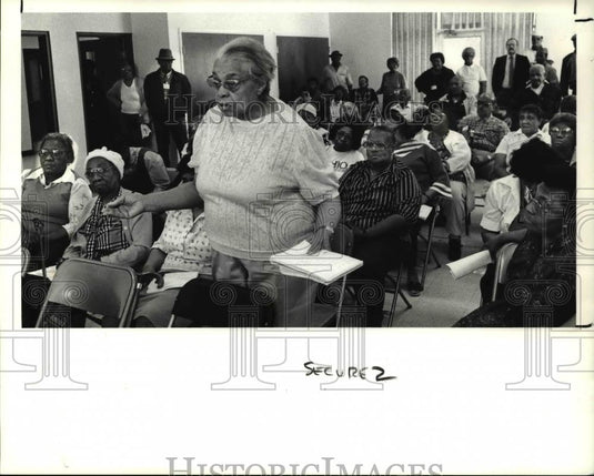 1991 Press Photo Mrs. Hilda Rucker Chairperson of LAC at Mt. Aburn Estates - Historic Images