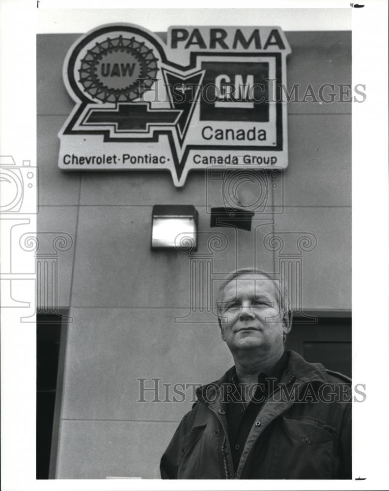 1992 Press Photo Tom Nova of Parma GM Plant - Historic Images