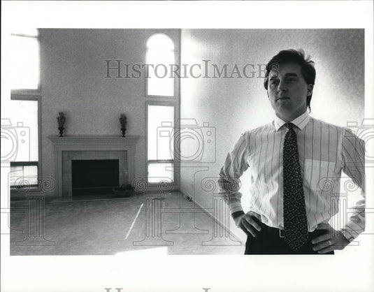 1991 Press Photo Duane Purcell of Prescott Place Condos - Historic Images