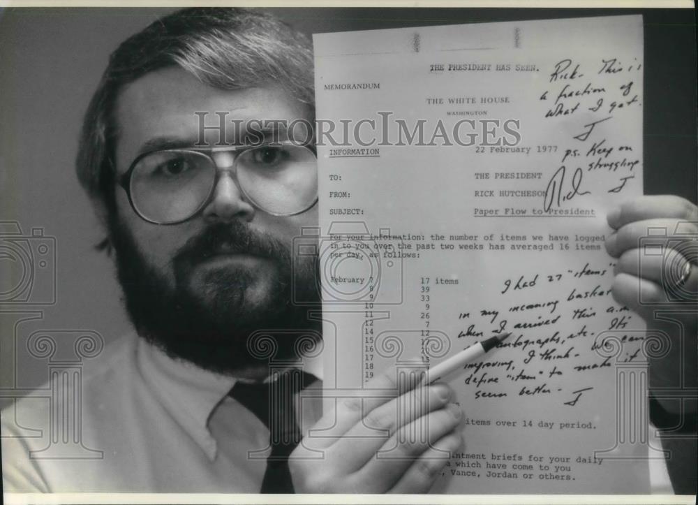 1992 Press Photo Jim Herris, an archivist at the Carter Presidential Library - Historic Images