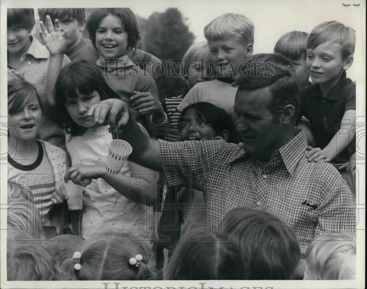 1971 Press Photo Rev. Rex E. Humbard Cathedral Park Camp Cuyahoga Falls - Historic Images