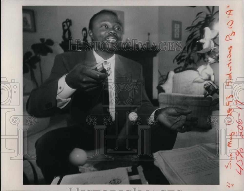1993 Press Photo Dr. Benjamin Nwoke of Cleveland Heights - Historic Images