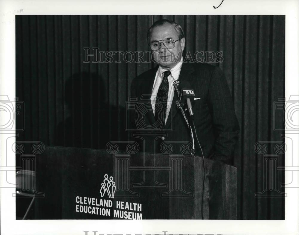 1990 Press Photo John Morley at the Health Education Museum - Historic Images