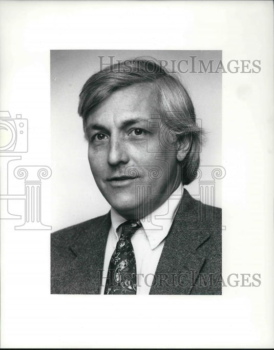 1990 Press Photo John H. Lawson Wearing Suit & Tie - Historic Images