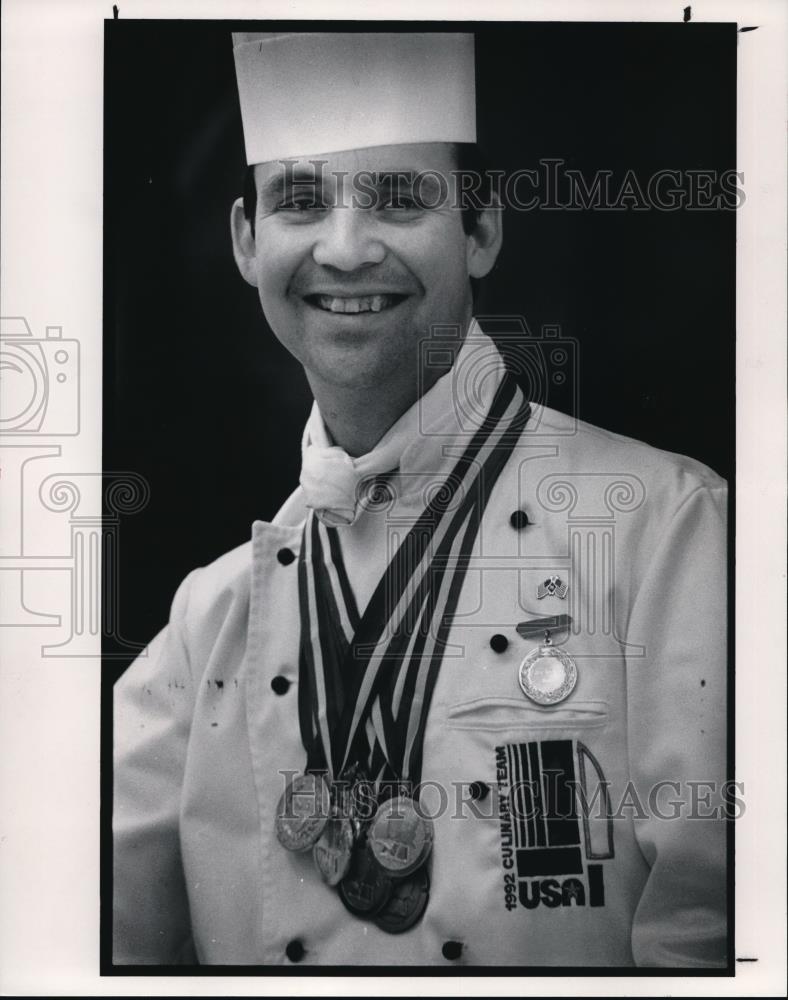 1991 Press Photo James Perko, chef at Lakewood Hospital - Historic Images