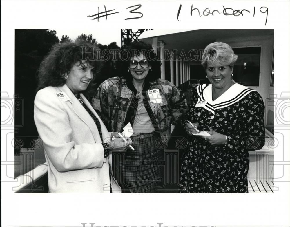 1991 Press Photo Kathy Pyle Helen Moss Martha Ockuly - Historic Images