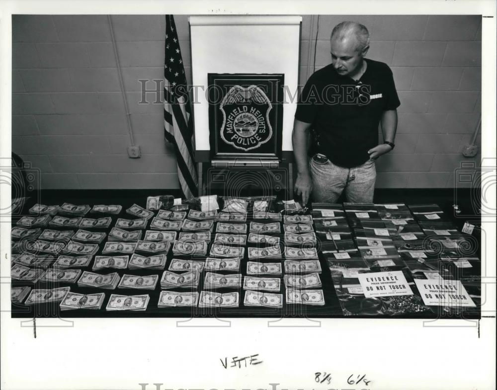 1991 Press Photo Sgt. Roger Murray of Mayfield Hts Police Dept - Historic Images