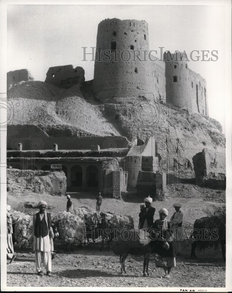 1988 Press Photo The ruins of a fortress built by the legions of Alexander - Historic Images