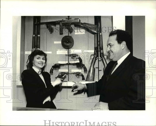 1983 Press Photo Florence E. Schwein & Det. Robert Bolton - Historic Images