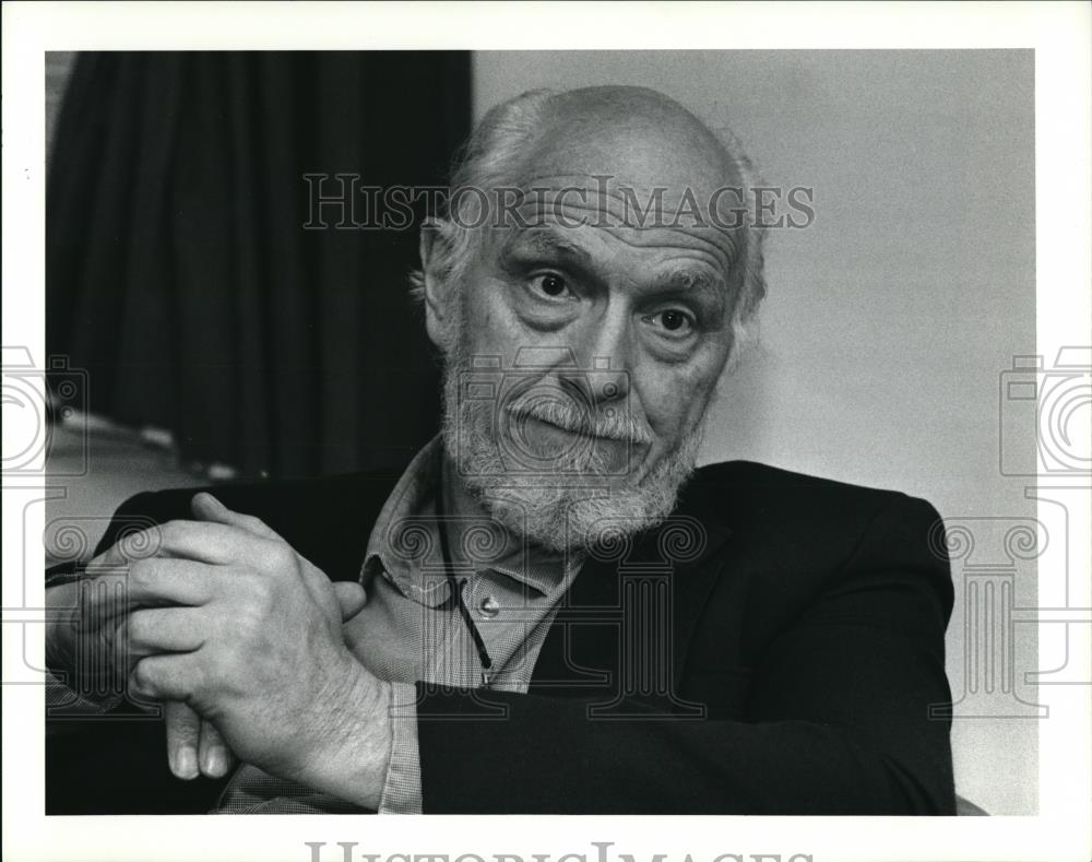 1990 Press Photo Author Joseph E. Perisco has new biography on late CIA Casey - Historic Images