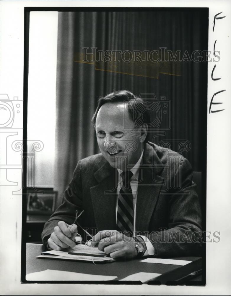 1988 Press Photo A William Reynolds, GENCORP&#39;s Chairman - Historic Images