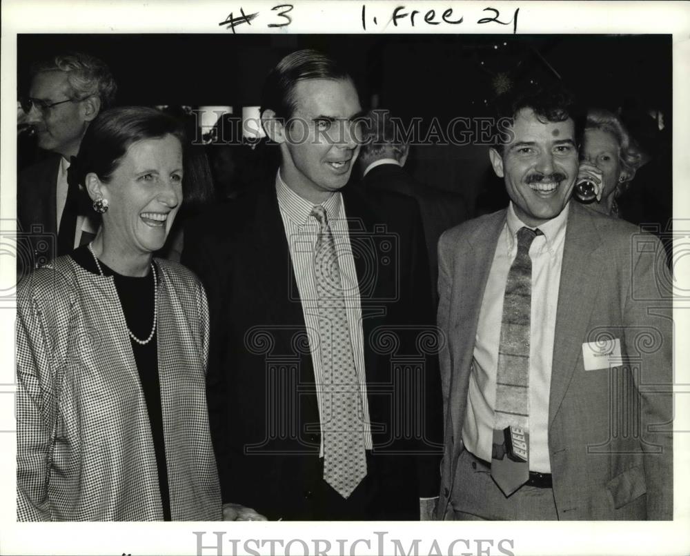 1991 Press Photo Sara and James Ross with Jay Westbrook at the BP party - Historic Images