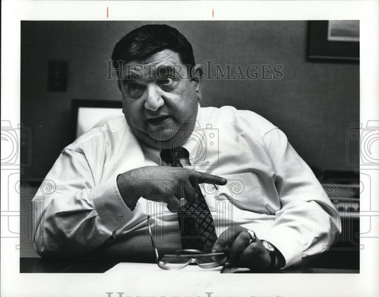 1990 Press Photo Raymond Meyo, CEO of Telxon - Historic Images