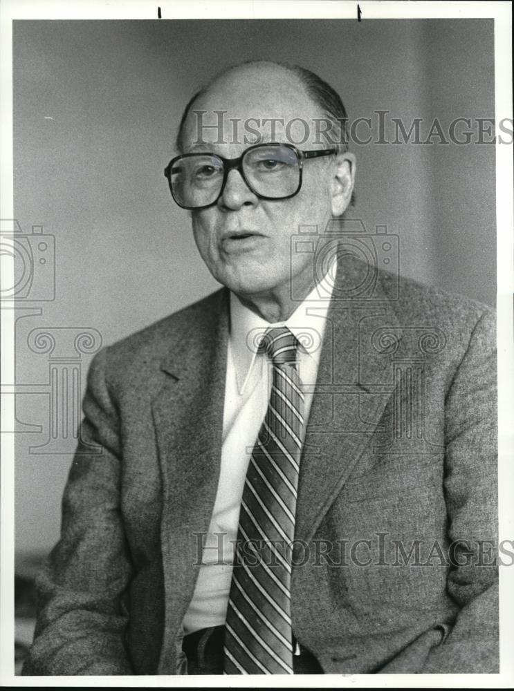 1982 Press Photo Rev. Everett C Parker - Historic Images
