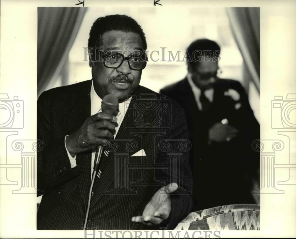 1984 Press Photo Reverend Samuel D. Protor at the news conference - Historic Images