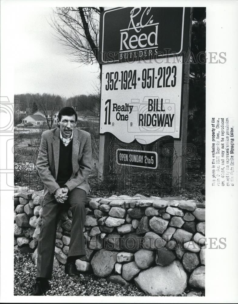 1989 Press Photo Richard C. Reed, developer of Heatherstone Village - Historic Images