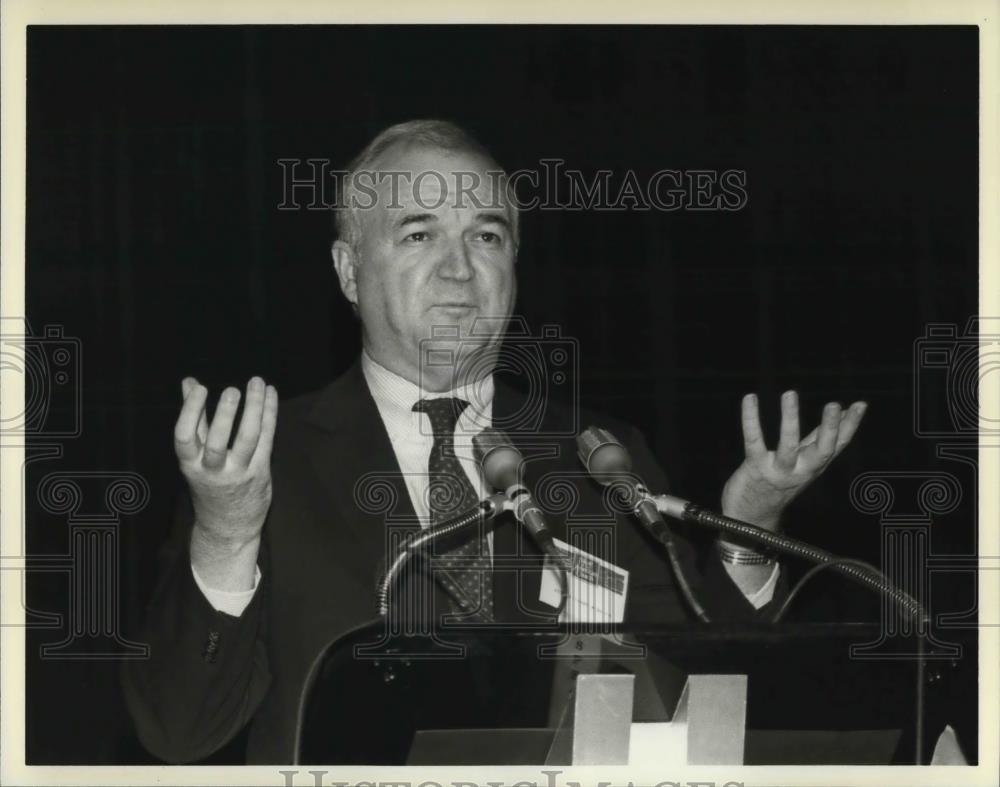 1988 Press Photo Reverend Richard McBrien - Historic Images