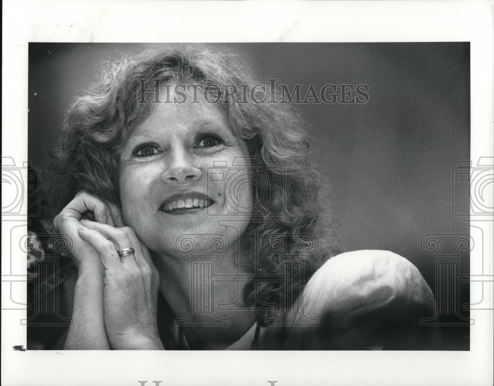 1990 Press Photo Sue Miller, author of Family Pictures - Historic Images