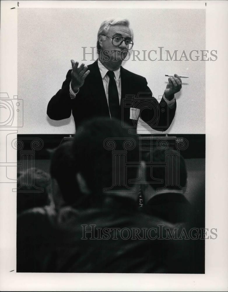 1990 Press Photo Michael J Murphy Executive Dirrecto on United LAbor Agency Inc - Historic Images