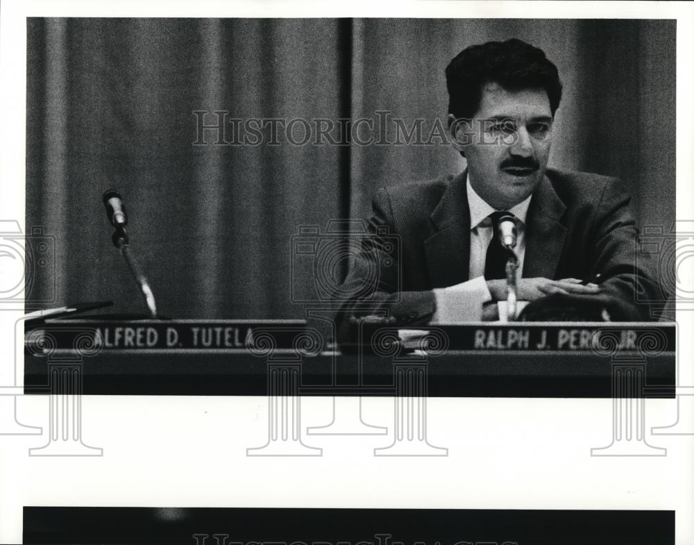 1989 Press Photo Cleveland School Board member Ralph Perk, Jr. - Historic Images