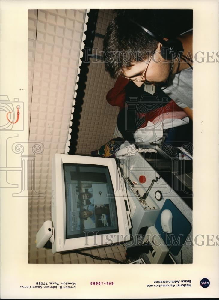 1997 Press Photo John Lewis mechanical engineer - Historic Images