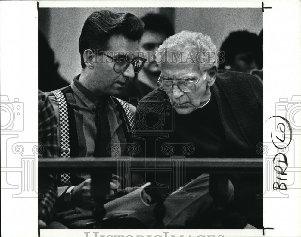 1990 Press Photo Paul Nowack and his father, John confer with each other - Historic Images