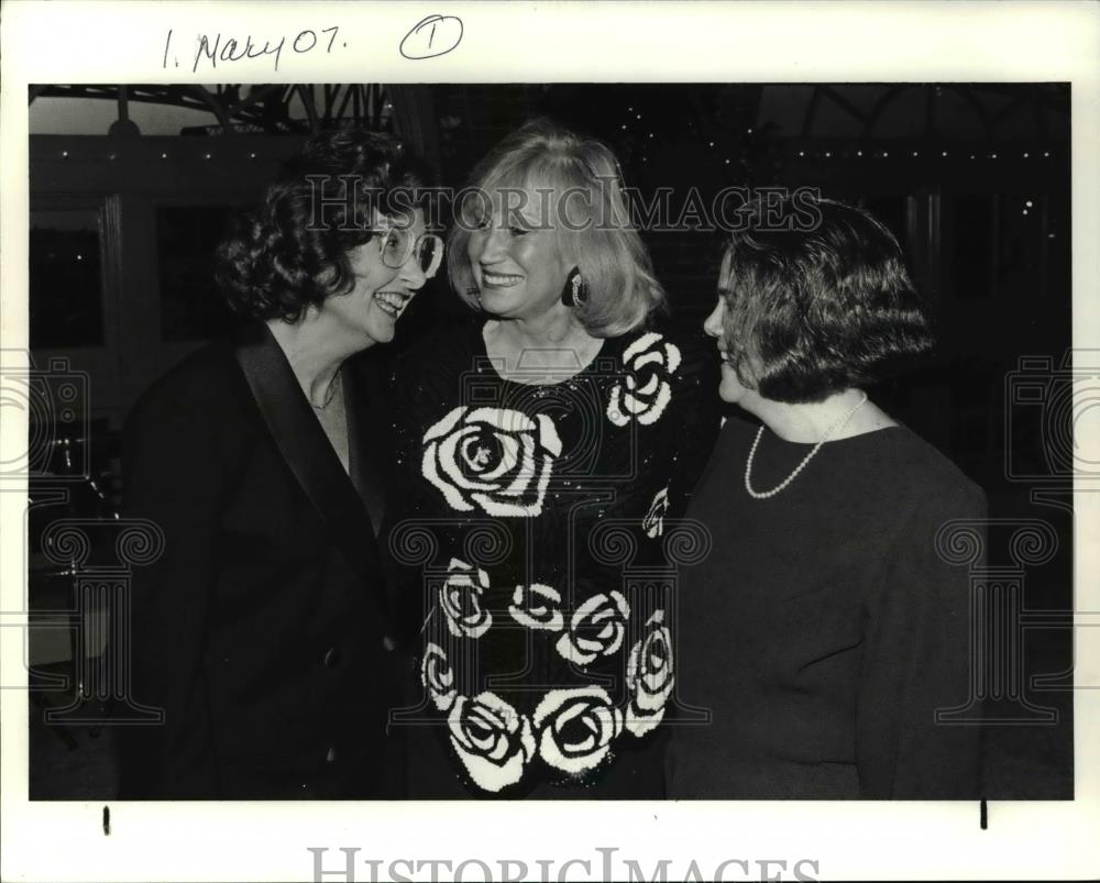1991 Press Photo Dr. Christine Quinn, Joan Rose, Sarah Danner, St. Alexis Gala - Historic Images