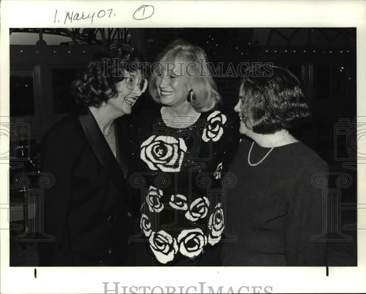 1991 Press Photo Dr. Christine Quinn, Joan Rose, Sarah Danner, St. Alexis Gala - Historic Images