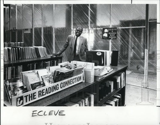 1989 Press Photo Gregory L. Reese, East Cleveland Library Director - Historic Images