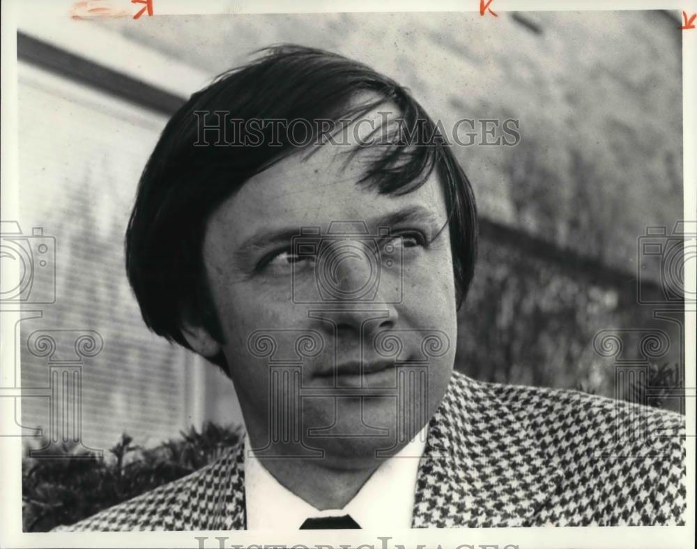 1981 Press Photo Dr. Thomas L. Labus of NASA - Historic Images