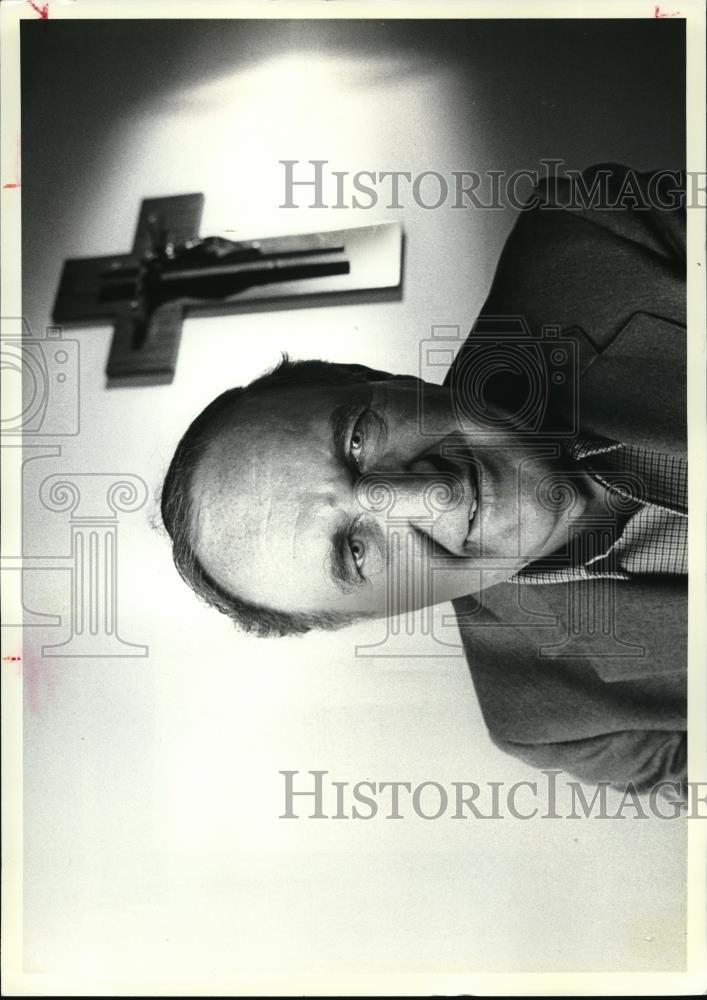 1980 Press Photo Father John MacNeil at the Holy Apostles Seminary - Historic Images