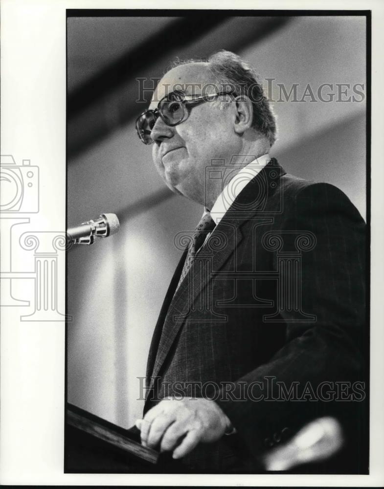 1989 Press Photo Frank E. Mosier Vice-Chairman BP America Inc. - Historic Images