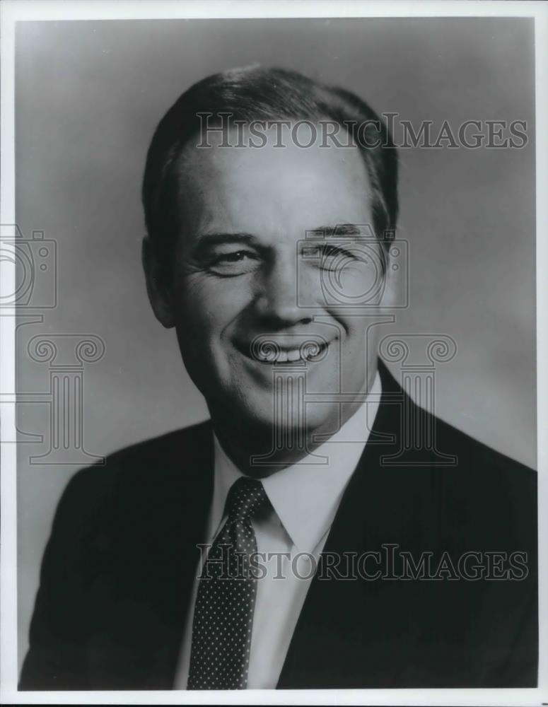 1992 Press Photo Sam Huff, Vice Presideent of Marriott Hotels and Resorts - Historic Images