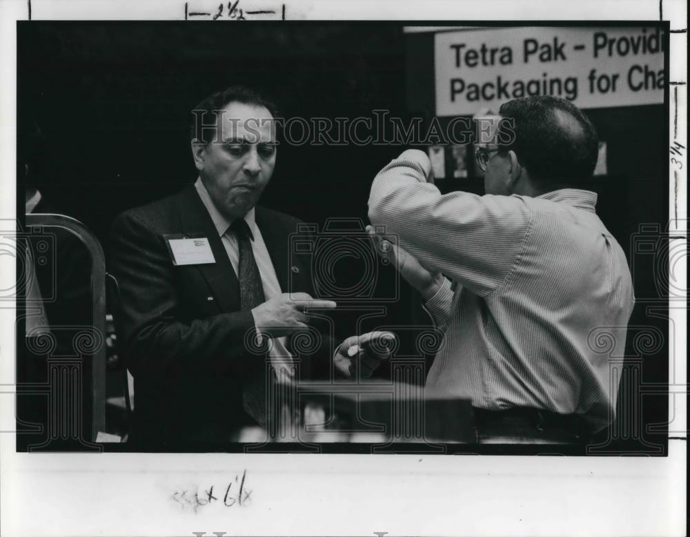 1991 Press Photo Joseph A Lo Conti of Cleveland Public School Food Services - Historic Images