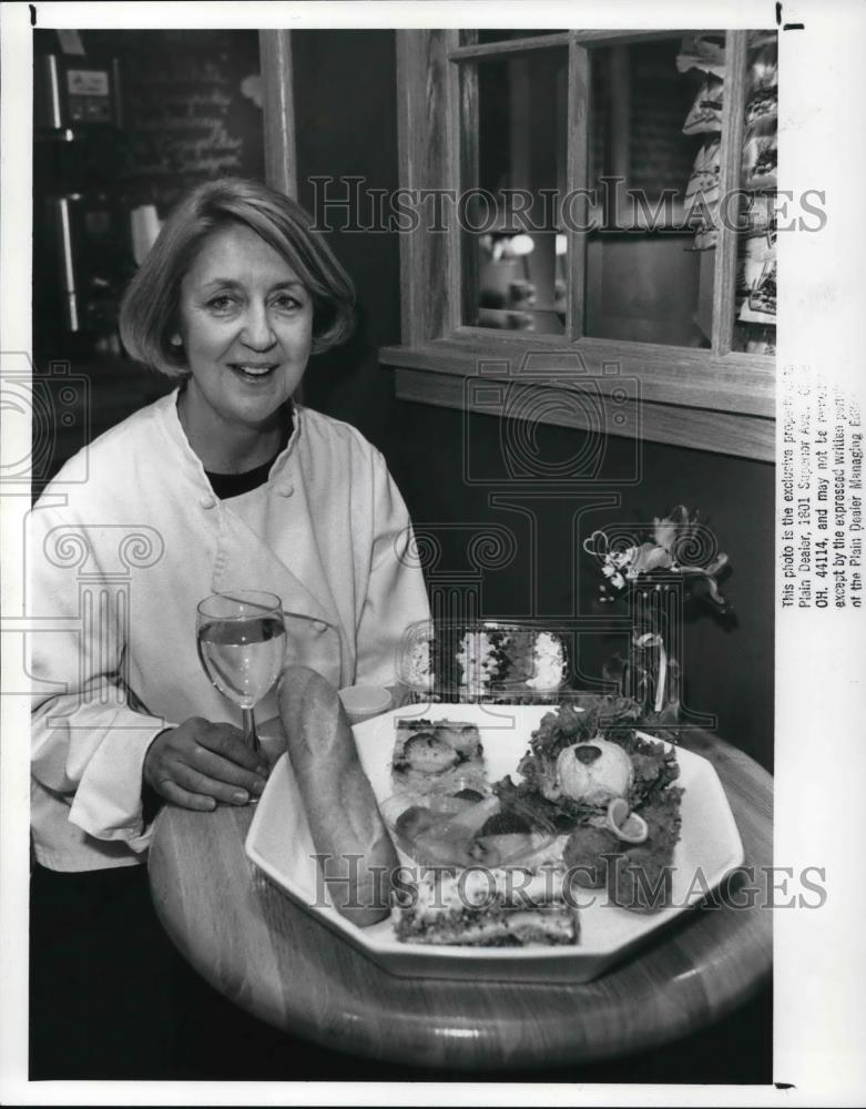 1989 Press Photo Carol Moore at West Point market - Historic Images