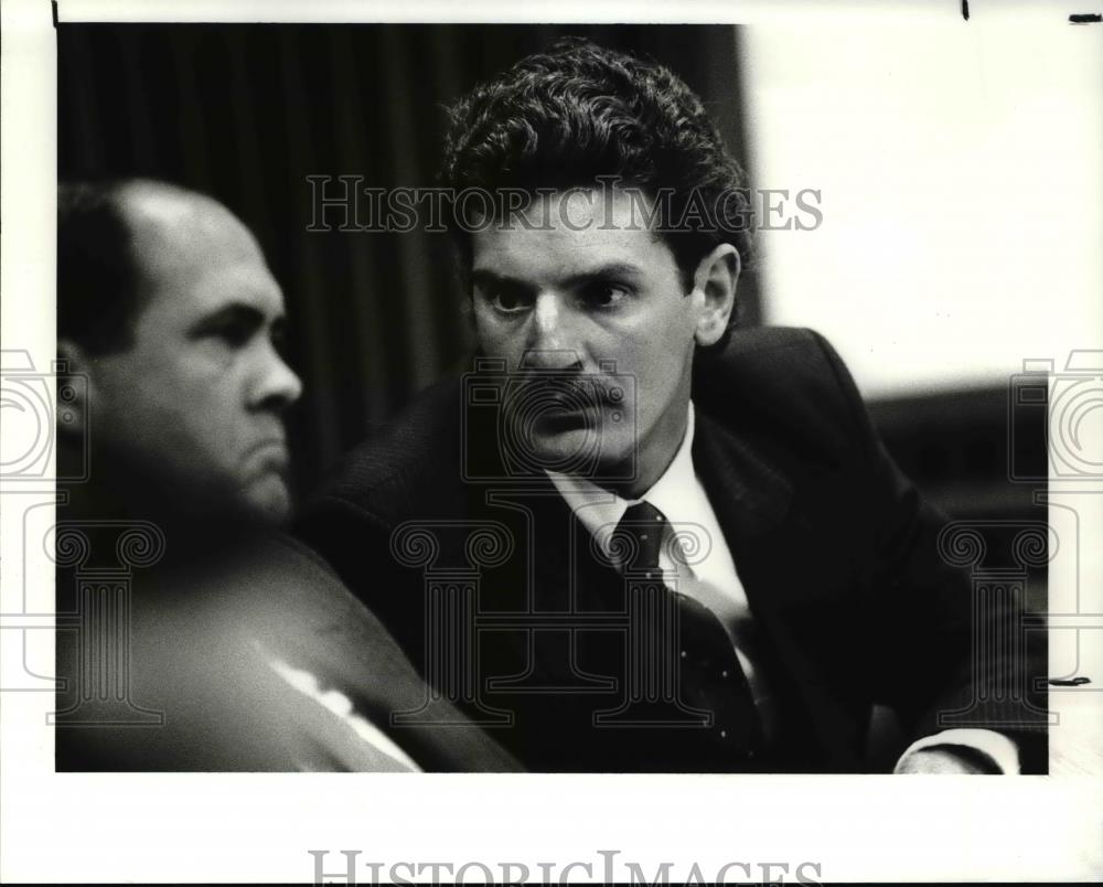 1988 Press Photo Richard Rotaru on a trial at Judge Paul Matia court room - Historic Images