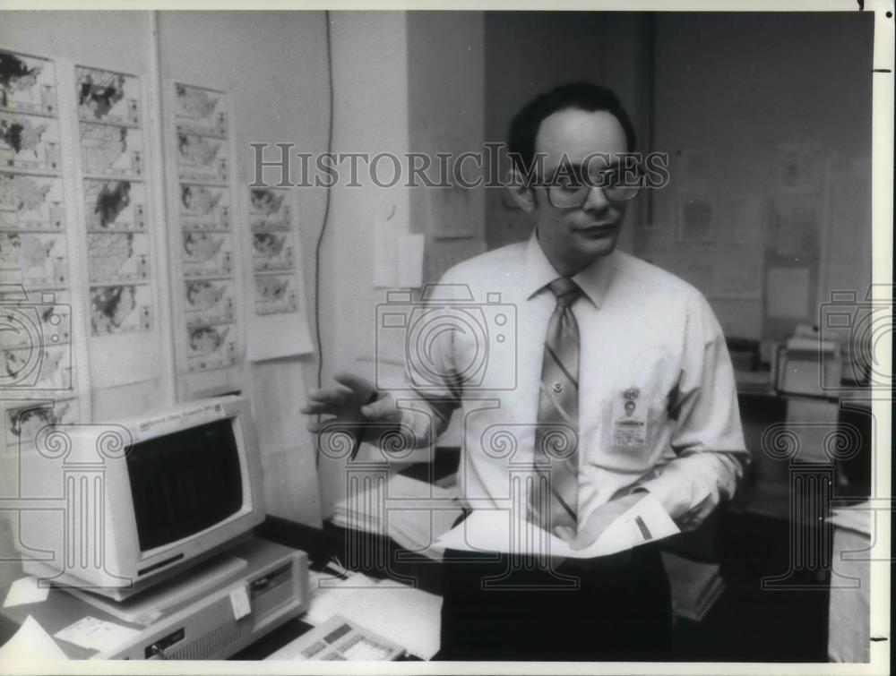 1989 Press Photo Meteorologist Richard Heim - cvp22207 - Historic Images