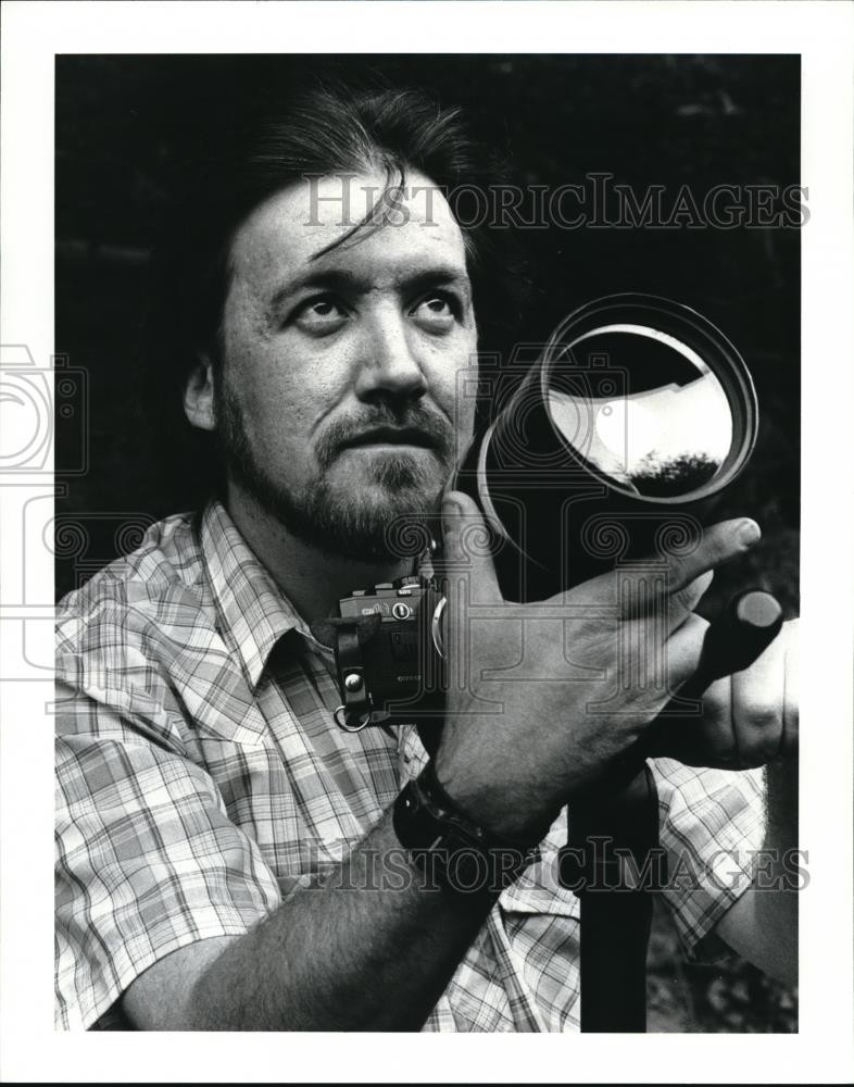 1985 Press Photo John O'Neal with one of his smaller telescopes - Historic Images