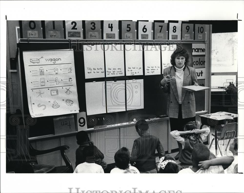 1991 Press Photo Linda Ann O&#39;Neill Teacher At Glendale Primary School - Historic Images